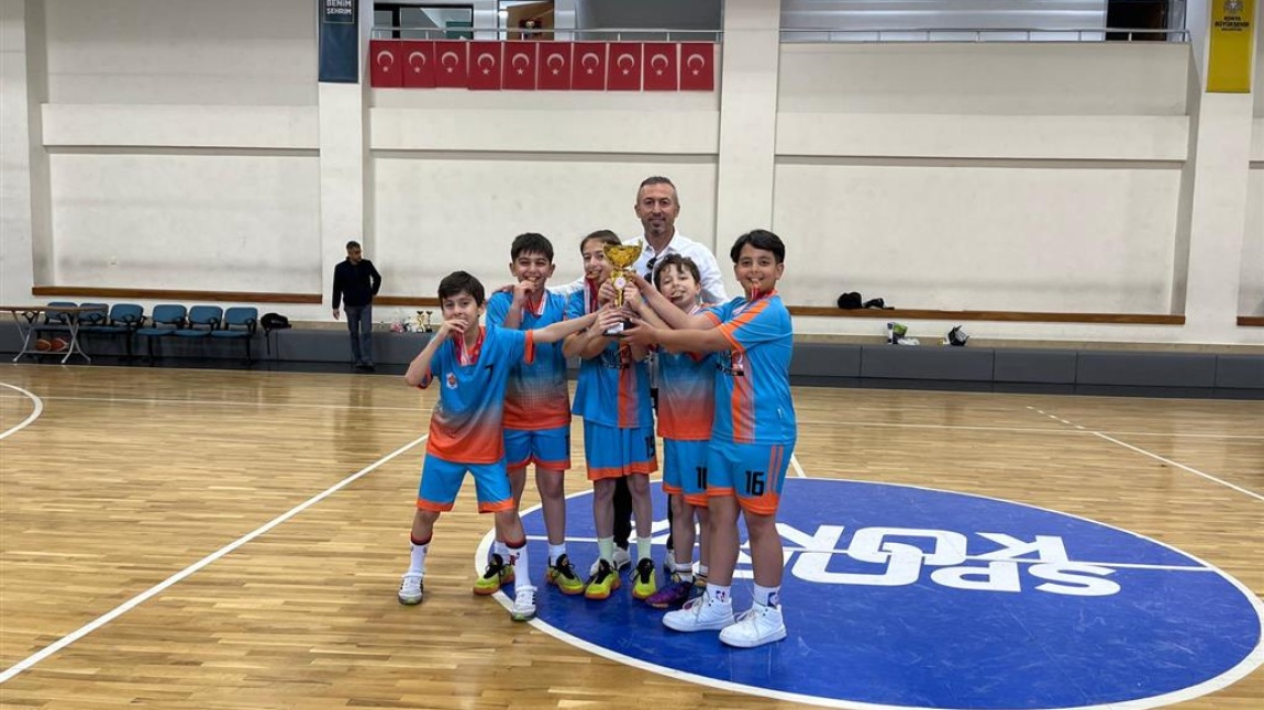 Niyaz Usta Basketbolda da Şampiyon...